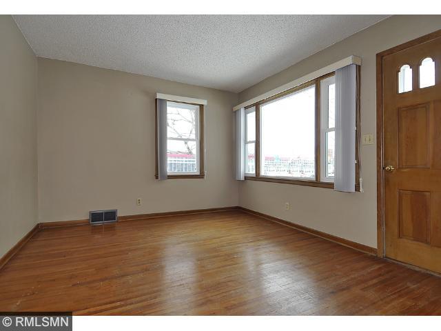1004 Mills Pl, Faribault, MN 55021 photo 3