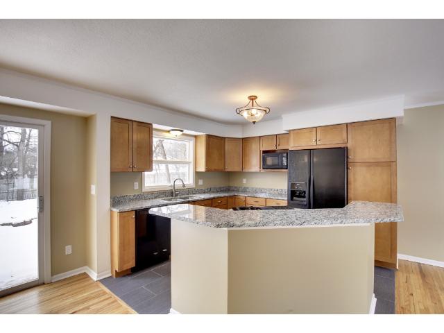 65 Pleasant Ln E, Excelsior, MN 55331 photo 6