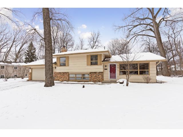 65 Pleasant Ln E, Excelsior, MN 55331 photo 1