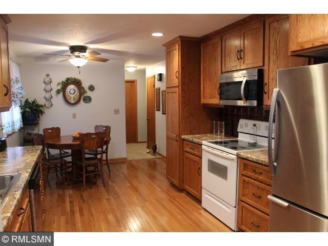 206 7th St E, Glencoe, MN 55336 photo 4