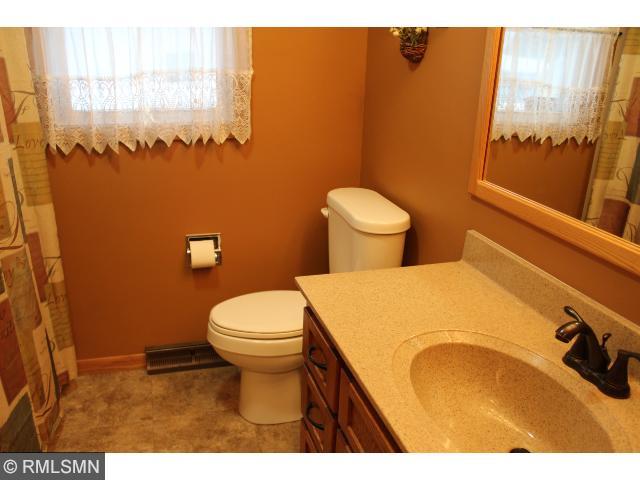 206 7th St E, Glencoe, MN 55336 photo 8