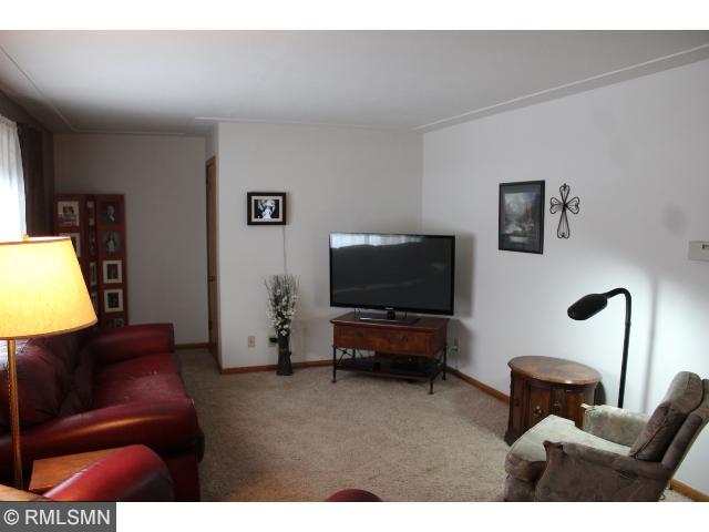 206 7th St E, Glencoe, MN 55336 photo 6
