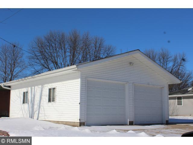206 7th St E, Glencoe, MN 55336 photo 2