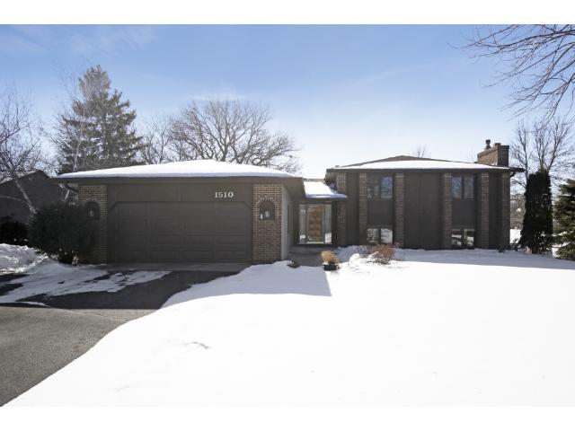 1510 Clemson Ct, Eagan, MN 55122 photo 1