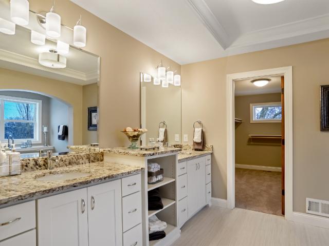 10700 Three Oaks Ln, Champlin, MN 55316 photo 13