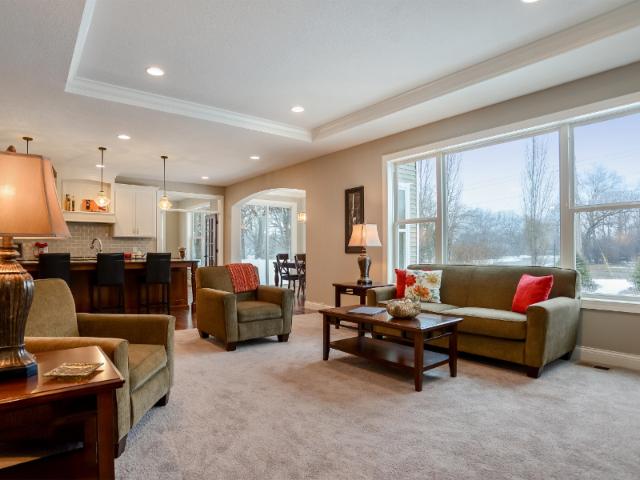10700 Three Oaks Ln, Champlin, MN 55316 photo 5