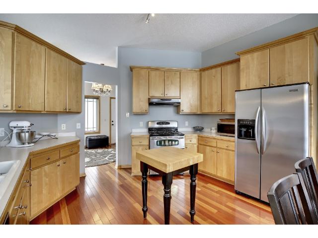 9184 White Oaks Trl, Champlin, MN 55316 photo 2