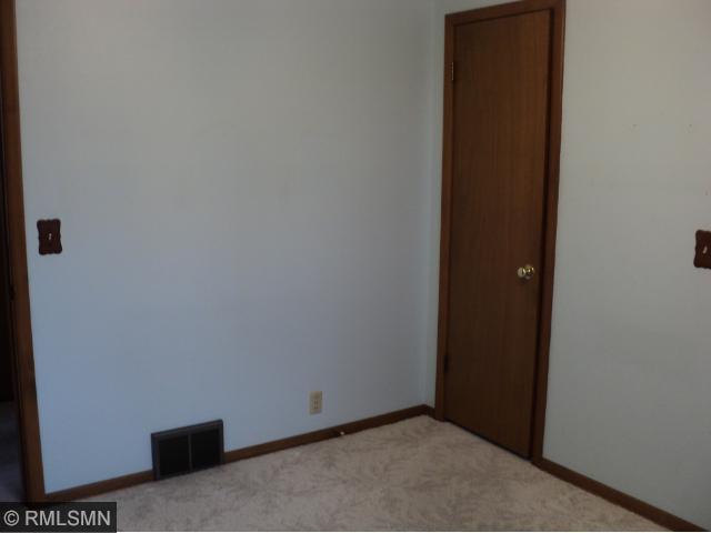 1020 Valley View Rd, Faribault, MN 55021 photo 8