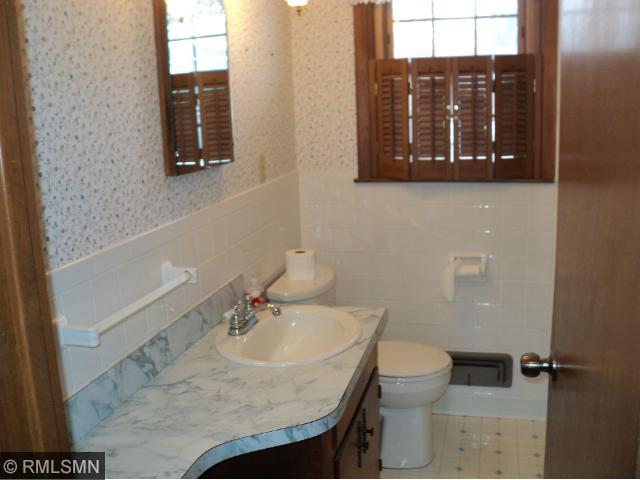 1020 Valley View Rd, Faribault, MN 55021 photo 13