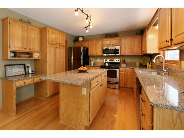 9354 White Oaks Trl, Champlin, MN 55316 photo 2