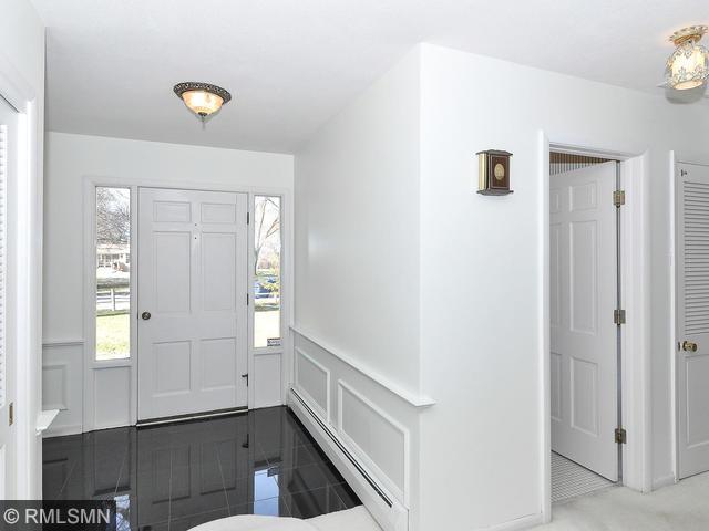 27450 Pine Bnd, Excelsior, MN 55331 photo 2