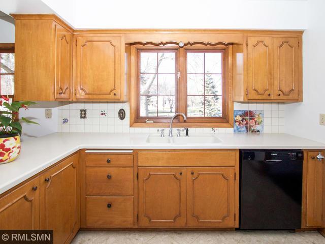 27450 Pine Bnd, Excelsior, MN 55331 photo 5