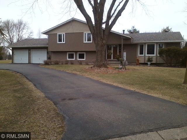 1720 Crestridge Ln, Eagan, MN 55122 photo 1