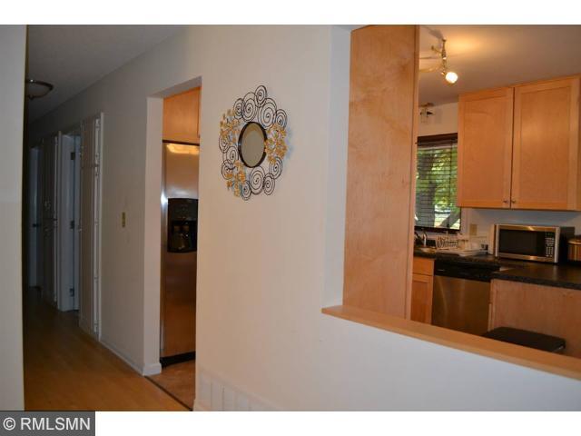 1522 Etna St, Saint Paul, MN 55106 photo 9