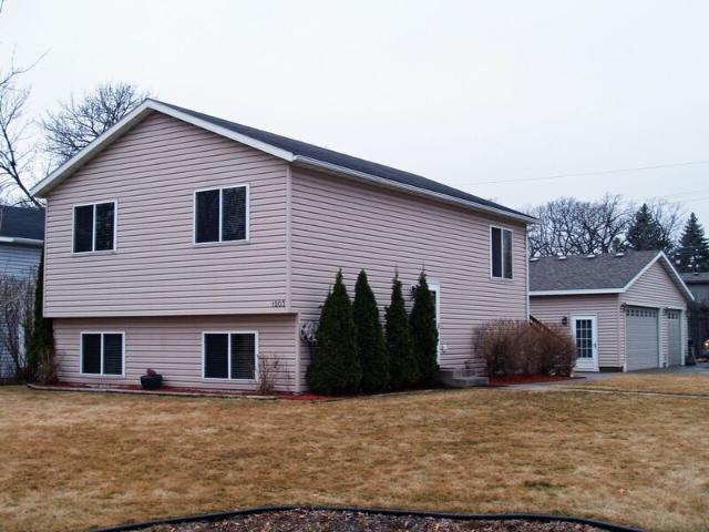 1203 10th Ave SE, Saint Cloud, MN 56304 photo 1