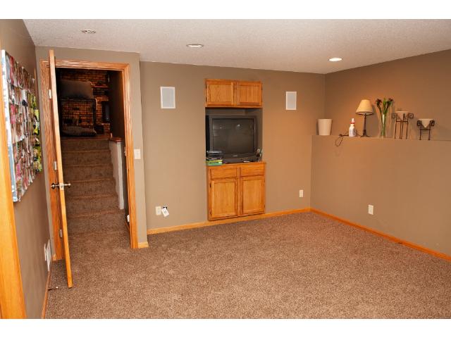 1721 Cochrane Ave, Eagan, MN 55122 photo 10
