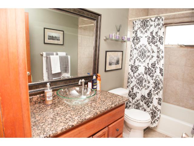 1721 Cochrane Ave, Eagan, MN 55122 photo 3