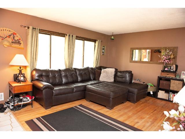 1721 Cochrane Ave, Eagan, MN 55122 photo 4