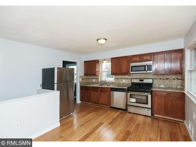 4279 Amber Dr, Eagan, MN 55122 photo 2