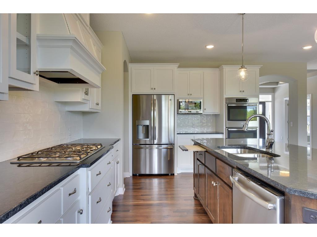 10602 Brookside Trl, Champlin, MN 55316 photo 6