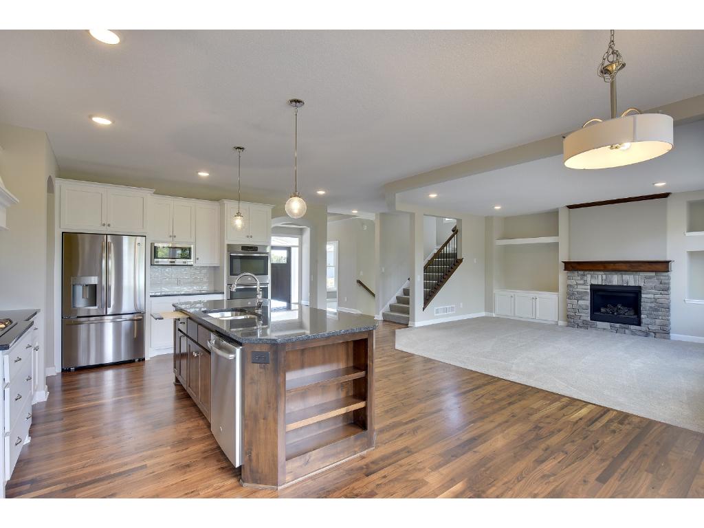 10602 Brookside Trl, Champlin, MN 55316 photo 5