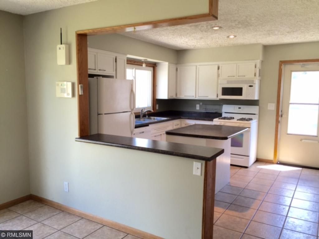 4218 Sandstone Dr, Eagan, MN 55122 photo 3