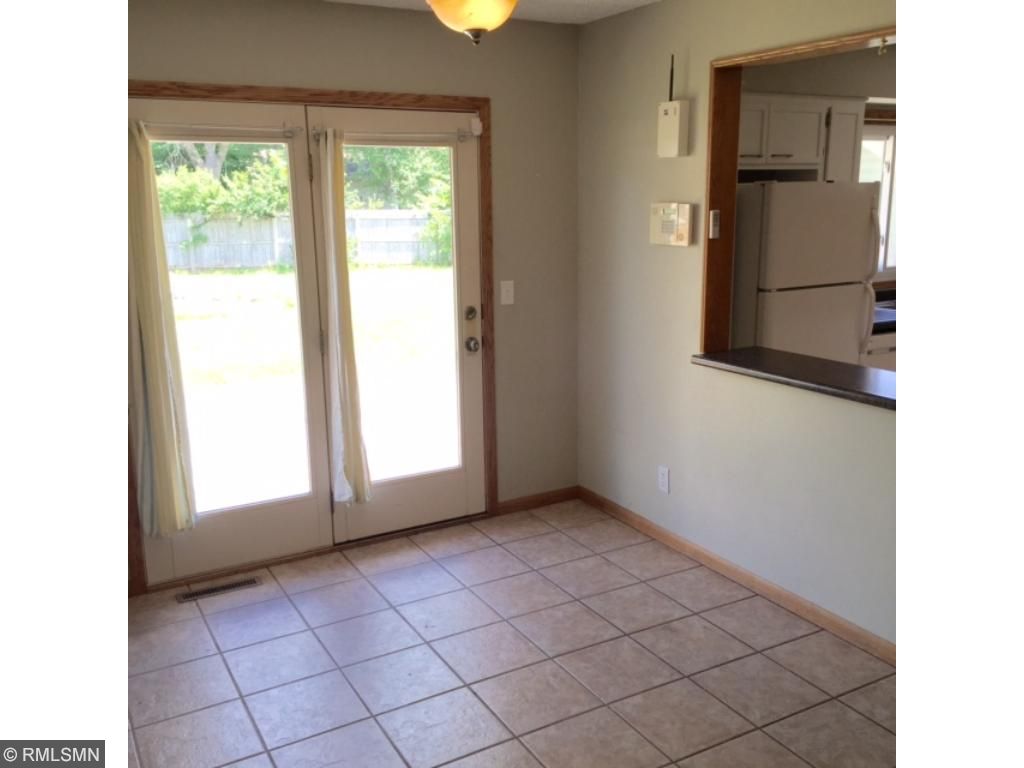 4218 Sandstone Dr, Eagan, MN 55122 photo 4