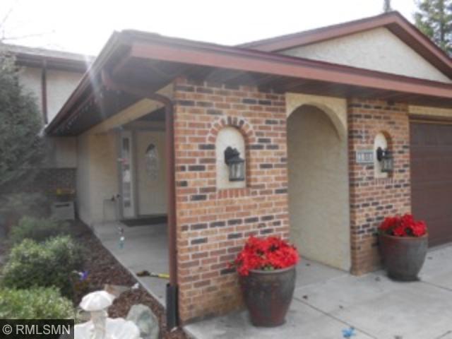 1346 Berry Ridge Rd, Eagan, MN 55123 photo 3