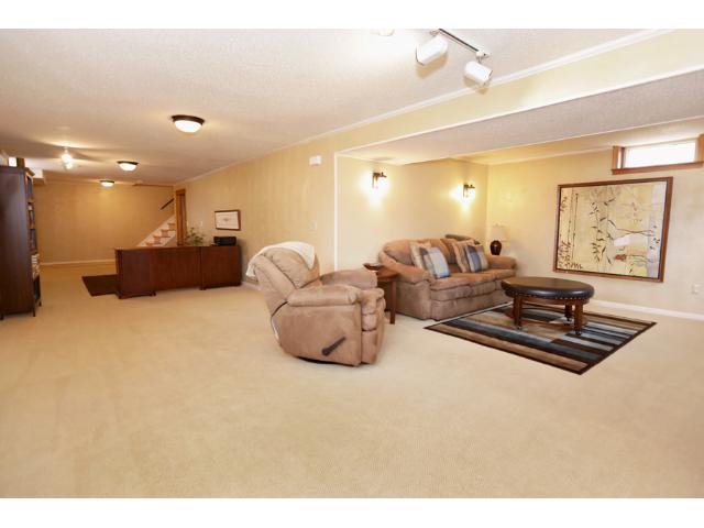 1448 Glenhill Rd, Saint Paul, MN 55112 photo 12