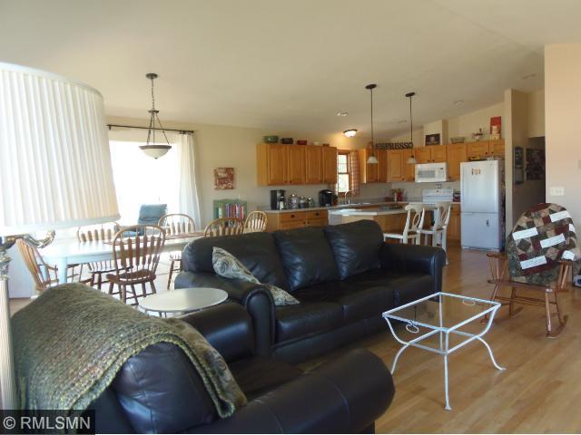 302 3rd Ave NE, Bertha, MN 56437 photo 3