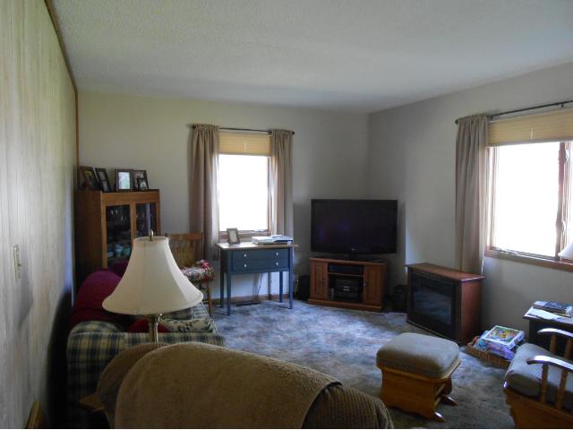 310 Borgstrom St, Upsala, MN 56384 photo 2