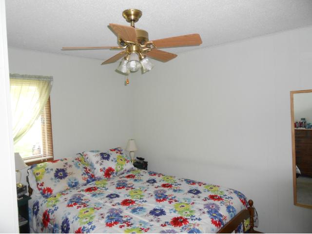 310 Borgstrom St, Upsala, MN 56384 photo 4