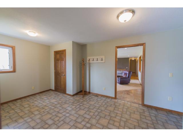 12706 Eagle Ave, Glencoe, MN 55336 photo 2