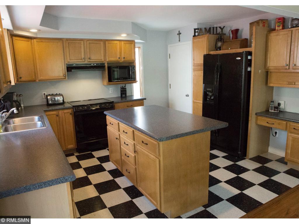 851 SW 6th Ave, Faribault, MN 55021 photo 4