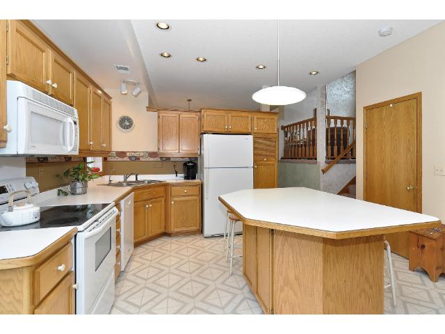 200 Lily Pond Cir, Loretto, MN 55357 photo 5
