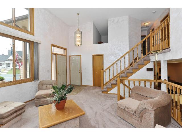 200 Lily Pond Cir, Loretto, MN 55357 photo 2