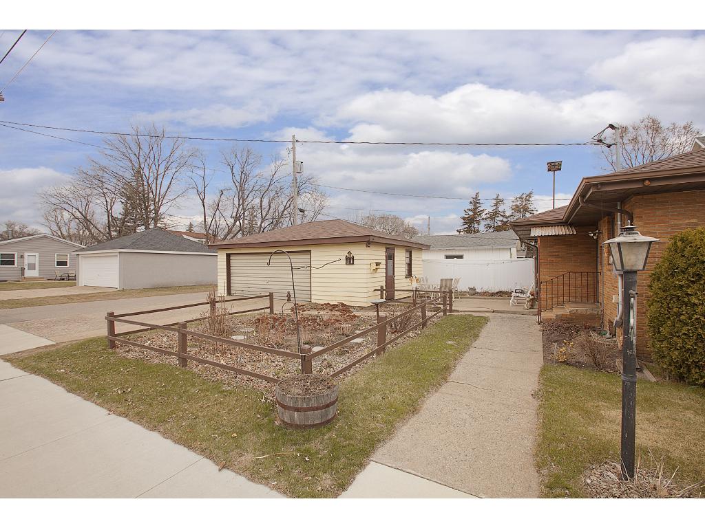 2405 3rd St N, Saint Cloud, MN 56303 photo 3