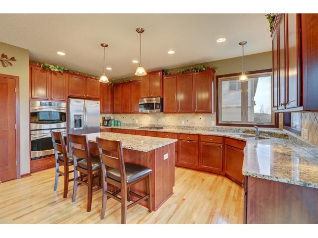 21259 Insel Ln, Lakeville, MN 55044 photo 3