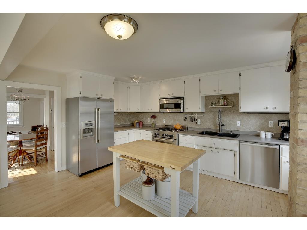 233 Center St, Excelsior, MN 55331 photo 7