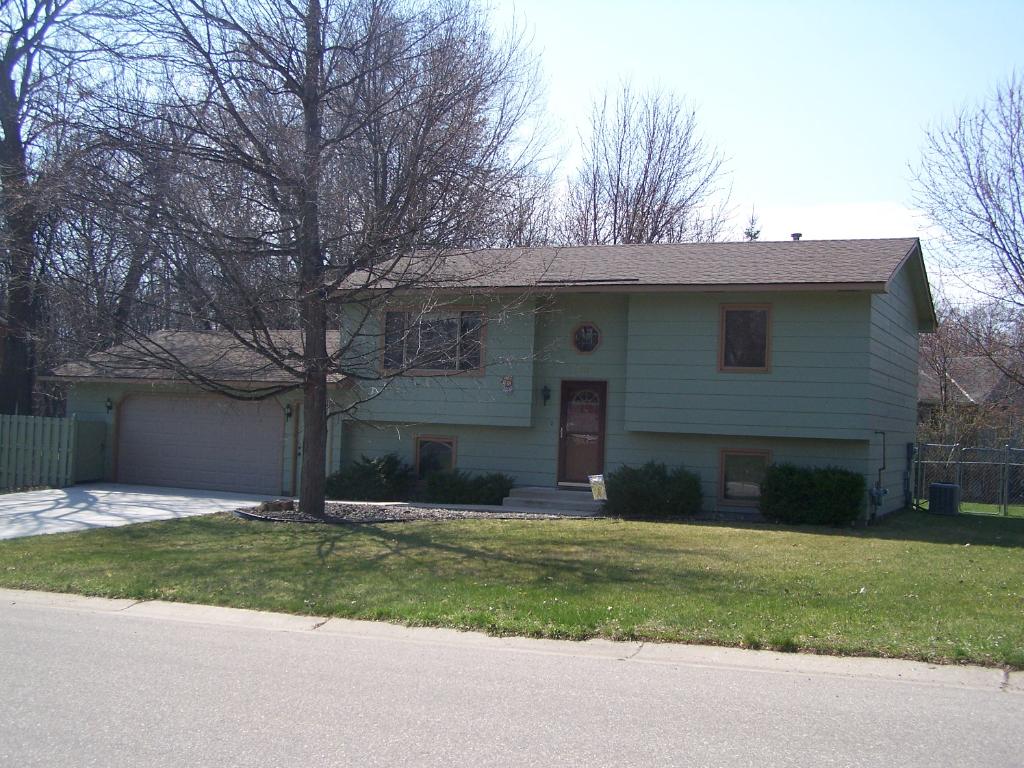 712 Division St E, Buffalo, MN 55313 photo 1