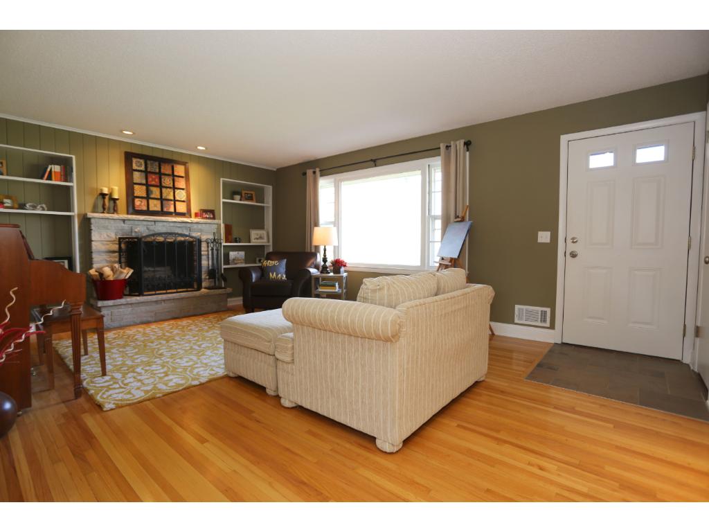 3647 Therese St, Wayzata, MN 55391 photo 6