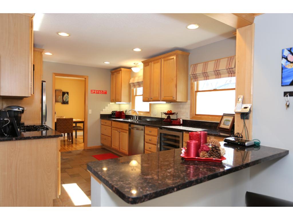 3647 Therese St, Wayzata, MN 55391 photo 3