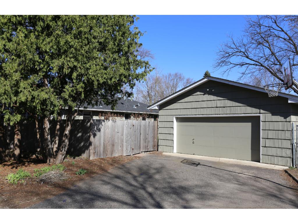3647 Therese St, Wayzata, MN 55391 photo 24