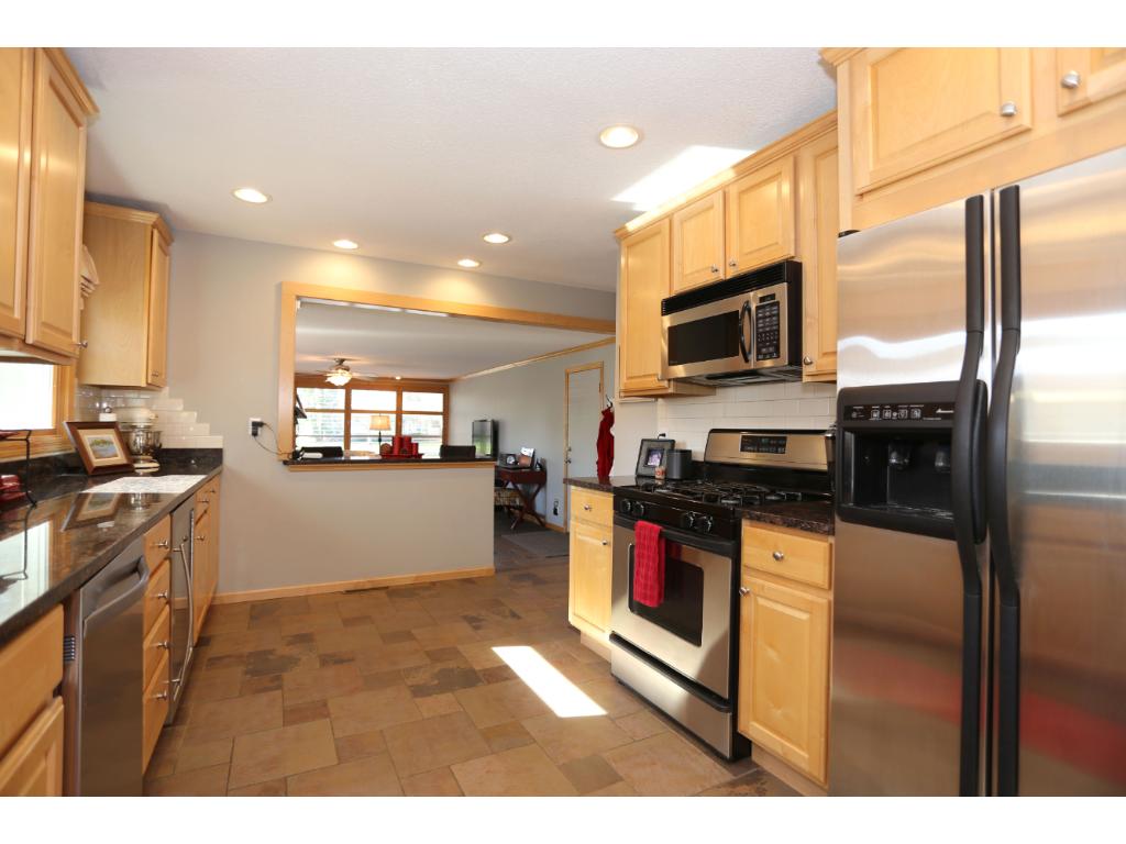 3647 Therese St, Wayzata, MN 55391 photo 4