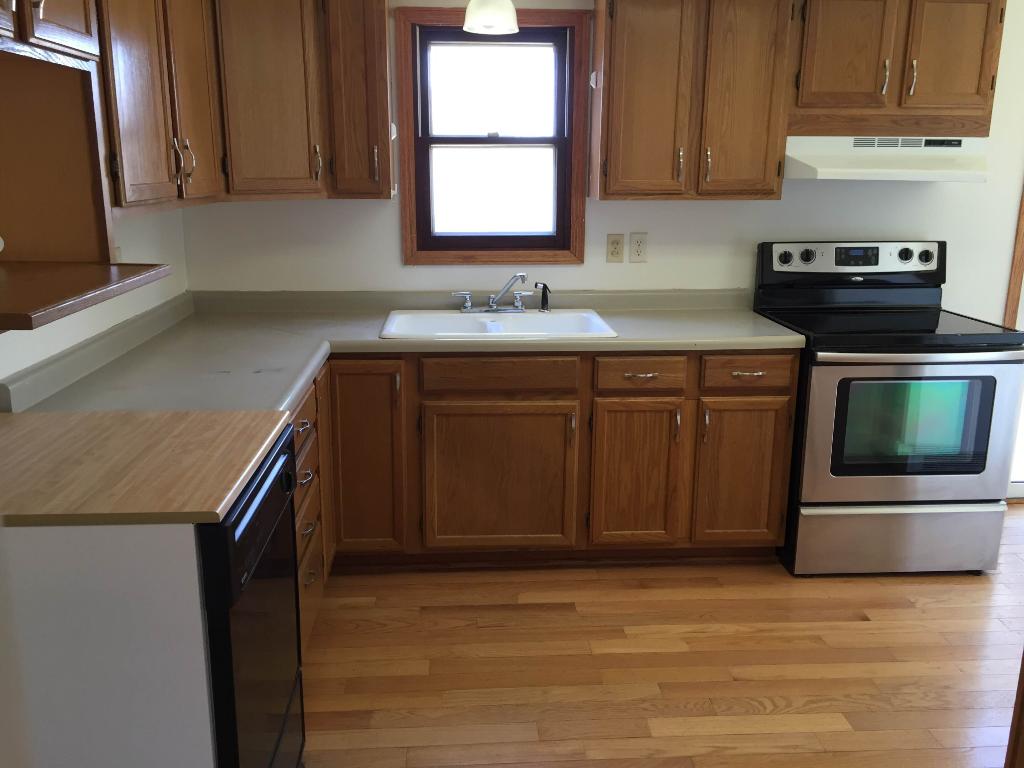 706 SW 4th St, Brainerd, MN 56401 photo 4