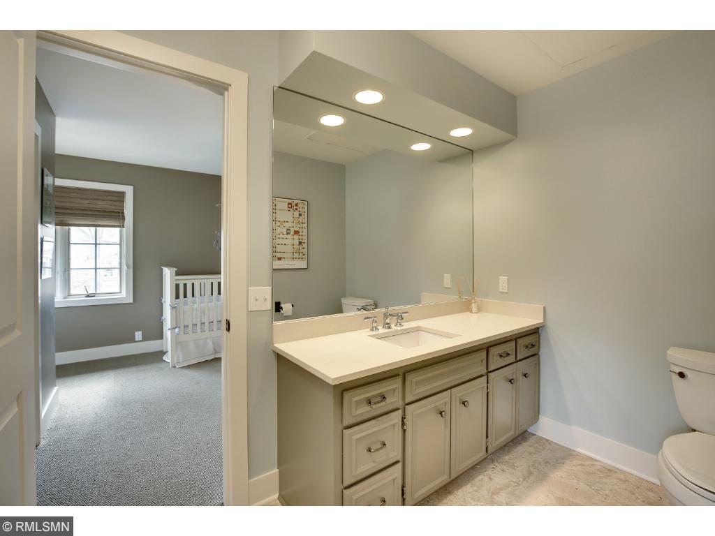 19865 Lakeview Ave, Excelsior, MN 55331 photo 13