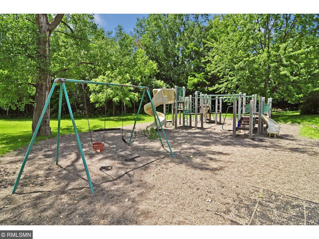 19865 Lakeview Ave, Excelsior, MN 55331 photo 24