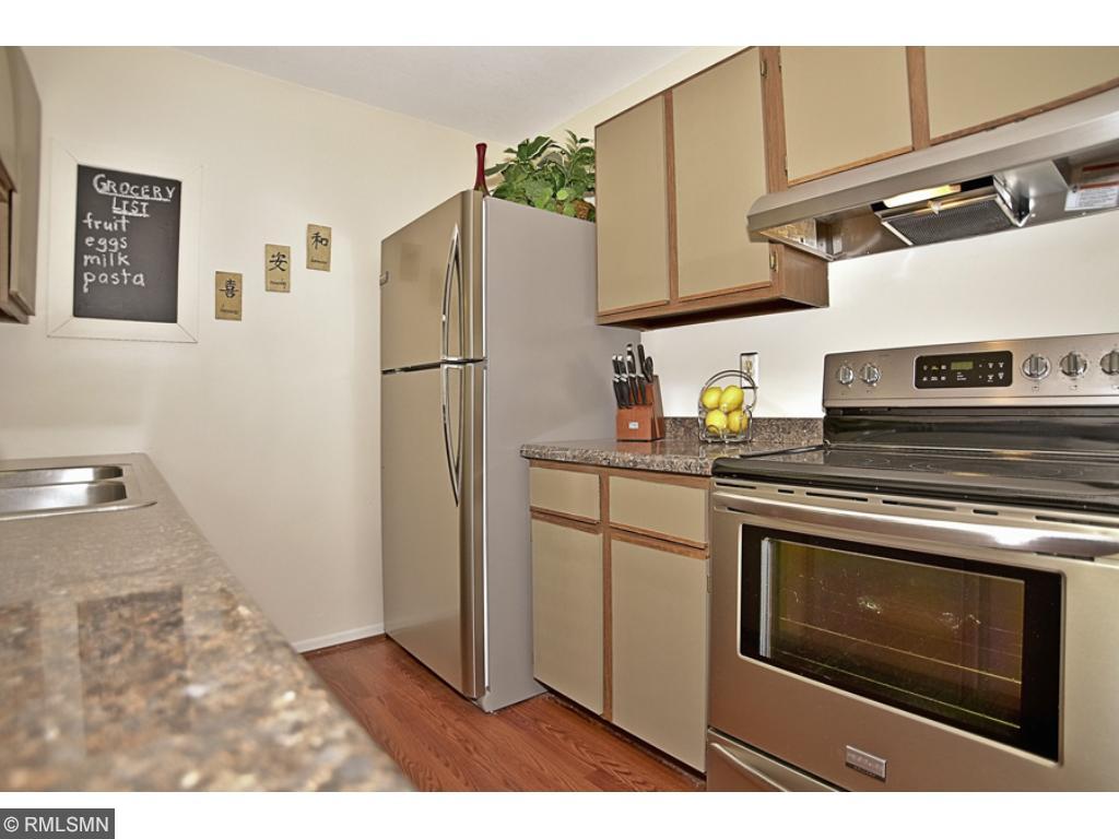3301 Valley Ridge Dr, Eagan, MN 55121 photo 8