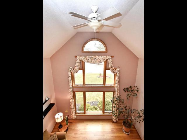 10045 Highview Ct, Champlin, MN 55316 photo 6