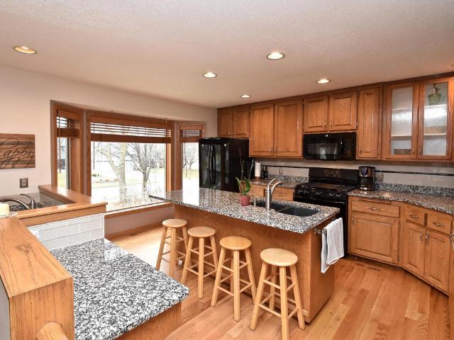 10045 Highview Ct, Champlin, MN 55316 photo 3